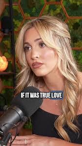 Bobbi Mason's Instagram, Twitter & Facebook