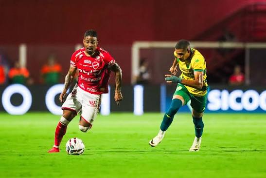 Vila Nova empata em casa com o Cuiab&aacute; e deixa a lideran&ccedil;a da S&eacute;rie B | O Popular
