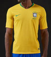 Maillot equipe de france domicile 2020. Le Bresil Et Nike Devoilent Les Maillots Pour La Coupe Du Monde 2018