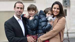 Love actor joseph actor ralph fiennes, wife maria dolores baby daughter. How Handmaids Tale Changed Joe Fiennes Marriage Gma