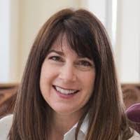 Shannon Schuster's Instagram, Twitter & Facebook