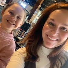 Holly Bond (hollyebond)