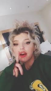 Larissa Herbert's Instagram, Twitter & Facebook