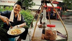 Kerak Telor Makanan Kreasi Chef Pribumi Di Zaman Kolonial Makanan Jalanan Resep Masakan Indonesia Makanan