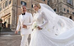 Kitty's father, charles spencer, is the younger brother of princess diana. Otfln Gs6bpxwm