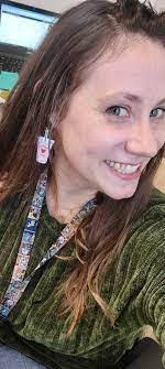 Ana Navedo's Instagram, Twitter & Facebook