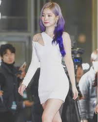 Dahyun (twice) facts and profile, dahyun's ideal type stage name: Twice Dahyun At Aaa 2018 Twice íŠ¸ì™€ì´ìŠ¤ ã…¤ Amino