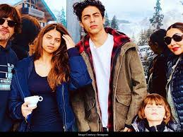 Shahrukh khan in pakistan l shahrukh khan film star ki zindagi kay kuch gumnaam raaz. Here S How Shah Rukh Khan Is Spending Time With Kids Aryan Suhana And Abram The Day Goes By Being With Them Each For A Couple Of Hours Hindi Movie News