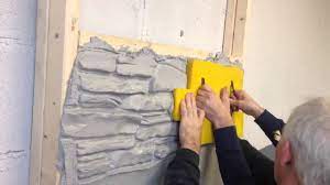 Eine wand in steinoptik ist ein toller hingucker, den sie leicht selber machen können. Stylebeton Deutschland Schulungsvideo Wand Mit Lesvos Stempeln Youtube