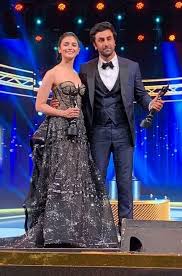 Filmfare Awards 2019 In Pictures Ranbir Kapoor Alia Bhatt Vicky Kaushal Bag Top Honours The New Indian Express Harsha comedy in 64th filmfare awards 2017 telugu.