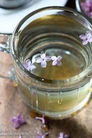 Lilac Flower Tea Hot Tea White Tea Edible Flowers Recipe In 2020 Flower Tea Edible Flowers Jasmine Flower Tea