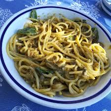 Place 3 tablespoons olive oil and garlic cloves in a large saucepan over low heat. The Basics Of Spaghetti Alla Nerano La Cucina Italiana