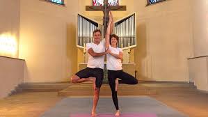 You can now request information from this business directly from yelp. Bibel Lesen In Yoga Stellung Evangelisch De