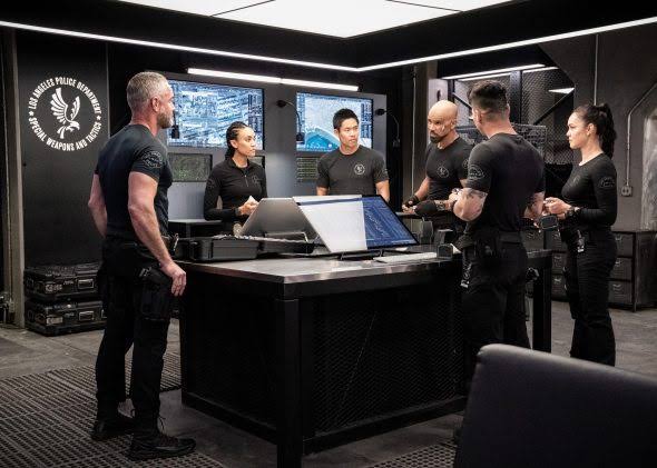 SWAT Exiles: Original Series Cast Members May Return for Spin-Off Series -  canceled + renewed TV shows, ratings - TV Series Finale