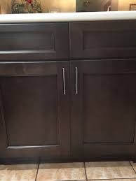 With drawers of all shapes and sizes, you need to know the ideal alignment in order shaker cabinet doors and drawers come in all shapes and sizes. Placement Of Drawer Pulls On Shaker Style Drawers