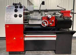 Wir kaufen ihre drehmaschine, ihr universal bearbeitungszentrum, ihre fahrständerfräsmaschine und viele andere schwere präzisionsmaschinen und anlagen aus der metallverarbeitenden industrie direkt an. Emco Emcomat Em17d Drehmaschine Gebrauchte Maschinen Exapro