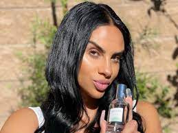 She was well known famous for her professional career, she was approximately 40 years old as of. Yxr9ykurol5gum