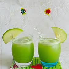 Cocktail Pomme Verte Et Concombre Au Citron Vert Et Basilic Pomme Verte Jus De Fruit Smoothie Concombre