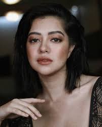 Meet The Cast: Spotlight ⭐️ Jennifer Porrata “Sue” imdb.me/jennyporrata.com  Jennifer Traficante-Porrata is an American actress and lifestyle model. Her  resume includes, feature films, network TV, over a dozen national  commercials and national