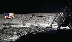 Der Mann Im Mond Ist Tot