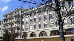 Fondé pour soigner les malades de la tuberculose avant l'avènement des antibiotiques. Briancon Centre Medical Le Bois De L Ours Ancien Sanatorium
