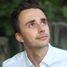 Stuart Henderson's Instagram, Twitter & Facebook