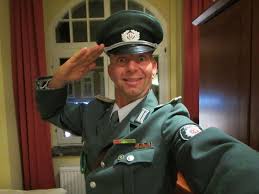 Diese hochzeitssprüche lassen garantiert jeden schmunzeln! Komiker Und Alleinunterhalter Mit Comedy Einlage Fur Goldene Hochzeit In Mittweida Herzig Comedy Entertainment