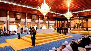 Temperatuur istana sultan abu bakar. Thousands At Istana Abu Bakar To Pay Last Respect