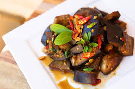Kali ini, saya nak kongsi resepi yang paling mudah dan paling sedap terutama ketika tiada selera atau untuk bersahur di bulan ramadan nanti. Terung Pengaduk Masakan Thai Yang Menakjubkan
