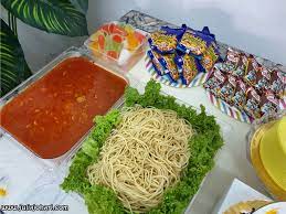 Makan siang tidak boleh terlewat karena memiliki banyak manfaat. Best Day Ever Jamuan Makan Ulang Tahun Perkahwinan Julia Johari Ke 8 Tahun