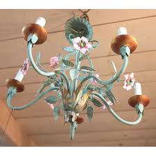 Luminaire en fer forgé caractéristique du travail artisanal de florence dimensions: Lustre En Fer Peint Fleurs Roses Moinat Sa Antiquites Decoration
