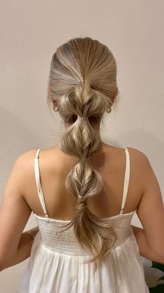 Big inside-out bubble ponytail for Thursday💖 Let’s add more volume into hair🔥, Tips: , 1. Divide ponytail into 2 sections. , 2. Take top section to make inside-out ponytail. , 3. Gather the bottom ...