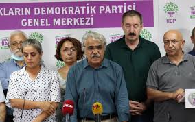 Saldırı sonrası ateşe verilen ev itfaiye ekiplerince söndürülmüştü. Xtuql Afg0cedm