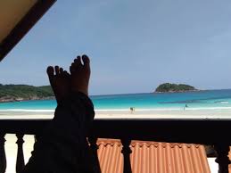 The station serves as both a stop and an interchange for the ktm komuter's seremban line, ktm ets, the lrt sri petaling line. Blok F Pangsapuri Kos Rendah Bandar Tasik Selatan Di Bandar Kuala Lumpur