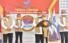See more of pejabat tenaga kerja limbang on facebook. Benny Rhamdani Siap Mundur Dari Jabatan Kepala Bp2mi Jika Tidak Berjalan Jpnn Com
