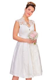 Deine hochzeit steht bevor und wir helfen dir das schönste brautkleid für dich zu finden. Midi Dirndl Eudora In Weiss By Marjo Trachten Onlineshop