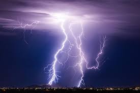 Knietief stand das wasser auf den straßen in uedem und keppeln, in kalkar liefen nach dem starkregen keller voll. Qal7lfgwnobfum