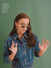 Emma Chamberlain Photo 18 Of 33 Pics Wallpaper Photo 1206548 Theplace2