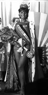 Goedele liekens kwam voor het eerst in de publieke schijnwerper op 9 mei 1986, toen ze verkozen werd tot miss belgië. Dit Neemt De Nieuwe Miss Belgie Mee Naar Huis Het Belang Van Limburg Mobile