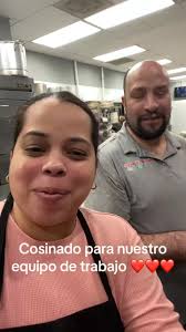 Como jefes siempre hemos dado lo mejor de nosotros y aunque en el camino  hemos tenido empleados súper agradecido y otros no tanto doy gracias. A  Dios por cada uno de ellos pq son ellos los que trabaja ...