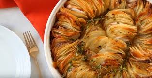 Pommes De Terre Rotis Et Croustillantes Un Classique Avec Une Presentation Originale Recettes Ma Fourchette Potato Dishes Roast Recipes Crispy Potatoes