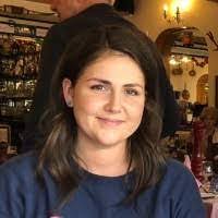 Elsa Simmons's Instagram, Twitter & Facebook