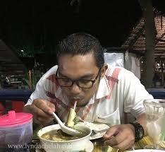 Tulang dan daging direbus bersama sehingga separuh empuk 2. Makan Di Johor Bahru Restoran Zz Sup Tulang Dan Murtabak Cheese Lynda Che Lah