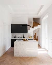 Amore This Tiny Italian Kitchen Has Big Personality Kitchendesign Phot Keuken Ontwerpen Keuken Interieur Keuken Idee