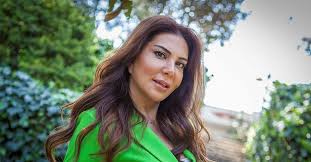 Sabahat akkiraz kimliğinde 6 şubat 1955 yılında sivas'ta doğmuş gözükse de; Ebru Yasar Kimdir Kac Yasinda Ebru Yasar Ve Ibrahim Tatlises Neden Kusmustu Ebru Yasar In Esi Nejat Gulseven Kimdir Takvim