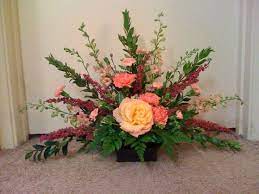 It is the flower arrangement as the name suggests is triangular in shape. 7 Different Types Of Flower Arrangements For Various Occasions Official Blog Boo Types Of Flower Arrangement Flower Arrangements Flower Arrangement Designs