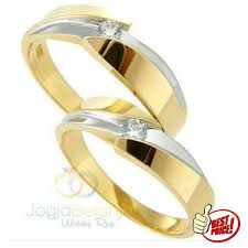 Cincin kawin bisa menjadi bukti atas keseriusan seorang lelak terhadap wanita. Terlaris Cincin Tunangan Nikah Kawin Emas Kuning Putih Perhiasan Mas 75 Couple Shopee Indonesia
