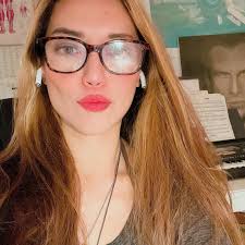 Creating at the lady cave with my fur babies and music 🎵 #relax #create  #vegan #artist #storyboardartist #entrepreneur #producer #createarteveryday  #veganlifestyle