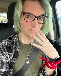 Emily Reed (@emdashreed) • Instagram photos and videos