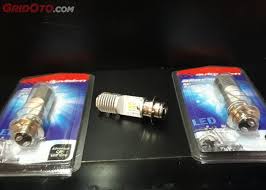 Saat ini motor vario memiliki 3 model pilihan mesin, yaitu 110 cc tetapi motor vario ini tetap memiliki fitur canggih yang cukup banyak. Autovision Luncurkan Lampu Led Untuk Motor Matik Dan Bebek Lebih Terang 155 Persen Gridoto Com